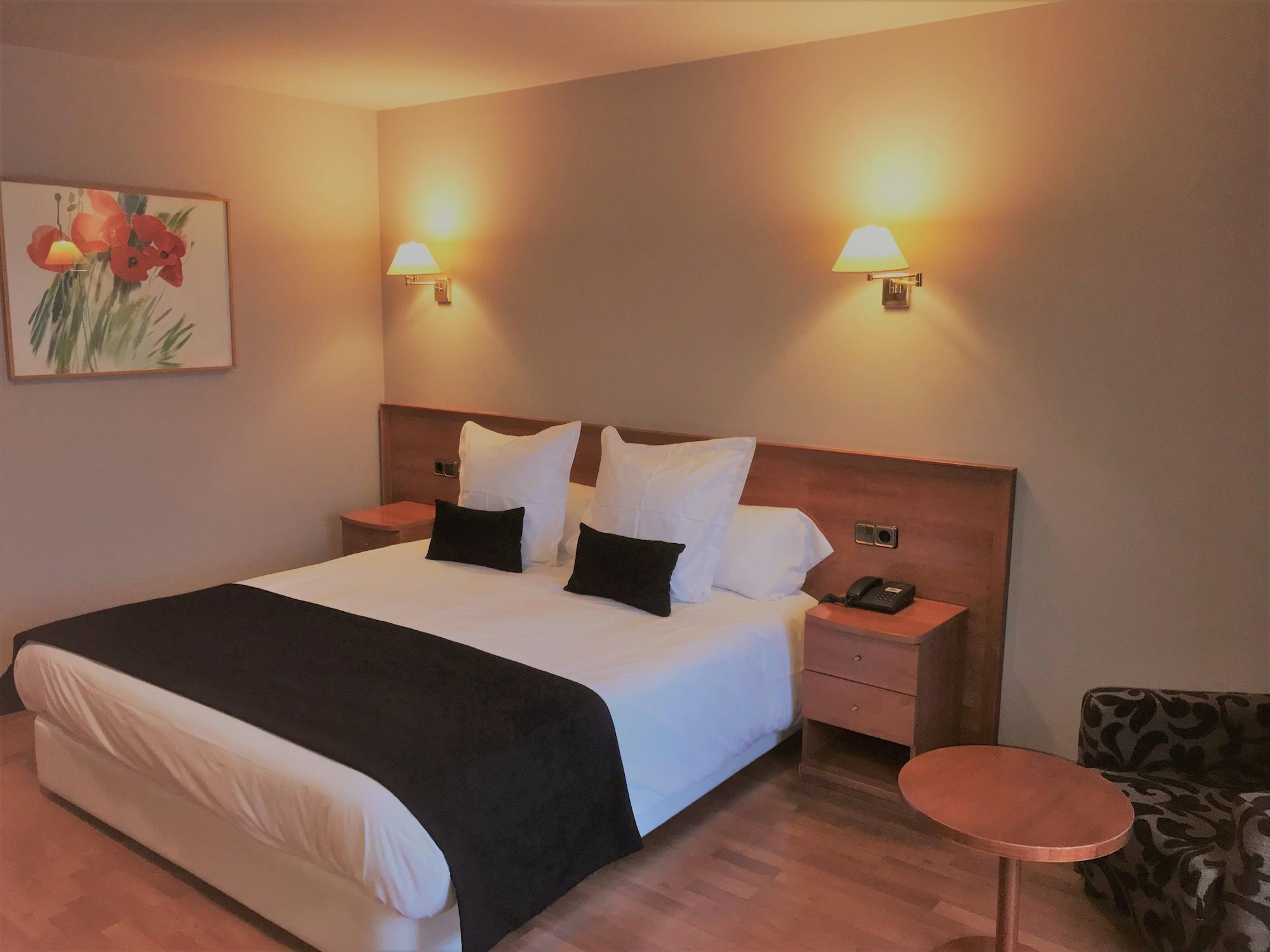 Hotel & Spa Niunit El Serrat Zewnętrze zdjęcie