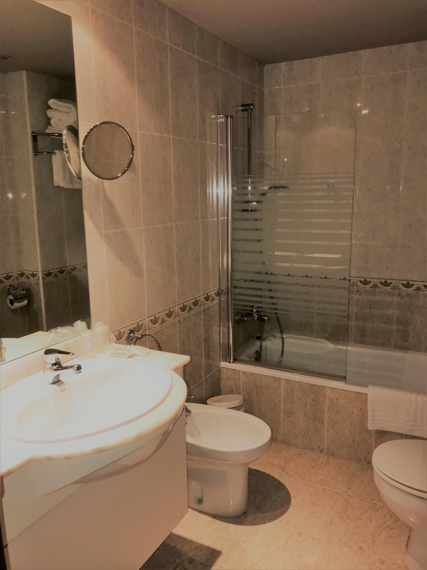Hotel & Spa Niunit El Serrat Zewnętrze zdjęcie