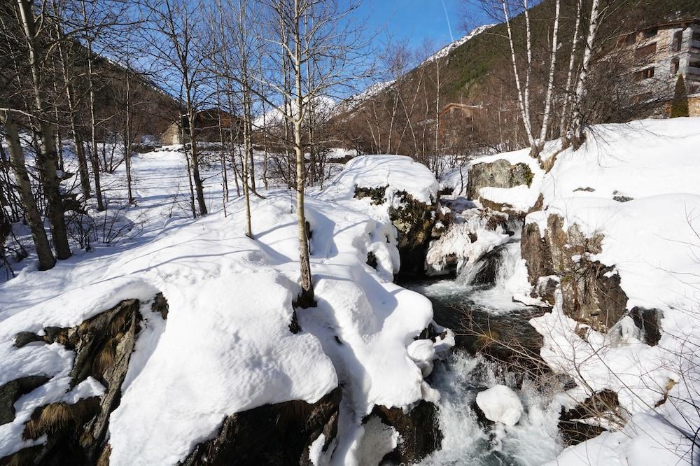 Hotel & Spa Niunit El Serrat Zewnętrze zdjęcie